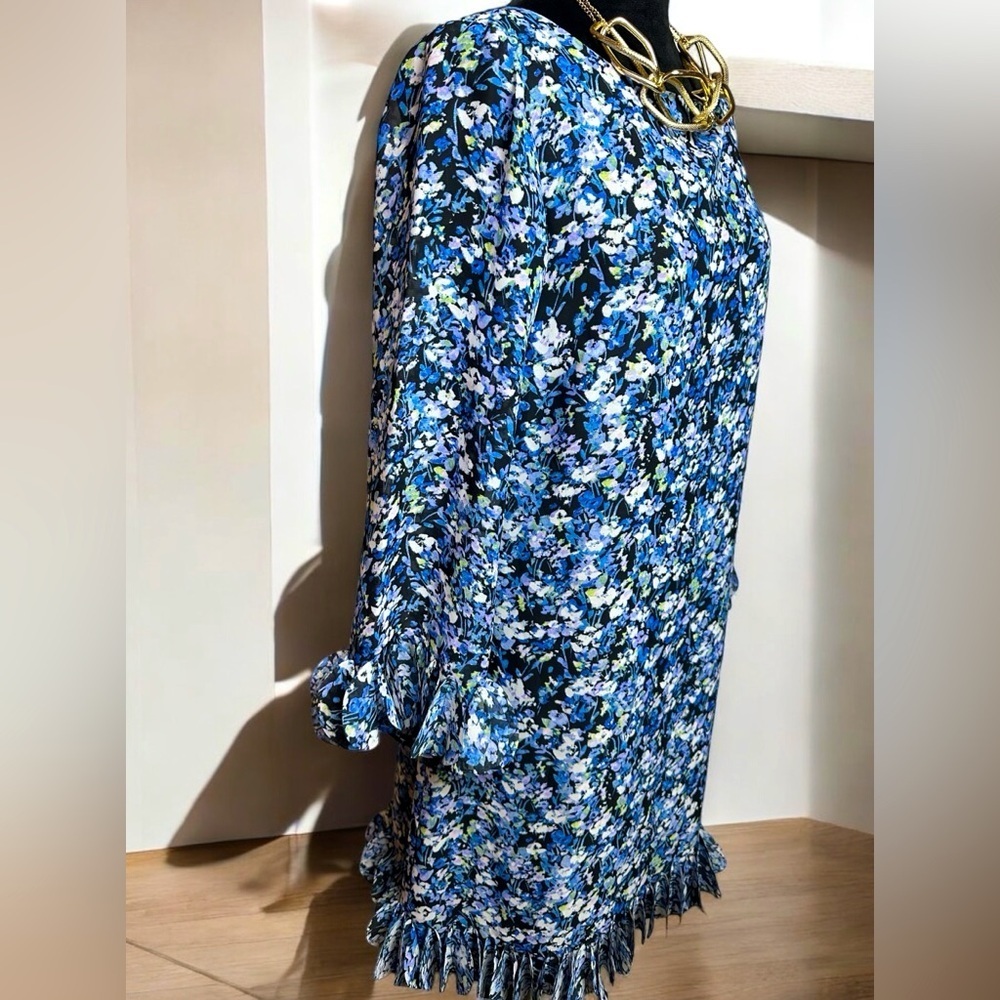 Brand: Tahari, new dress, size 4, floral with zipper at back. - Picture 5 of 15
